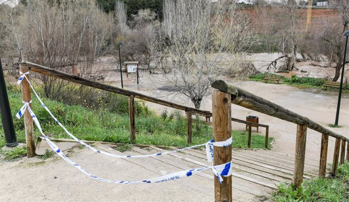 Vista del embalse de Alcorlo tras la crecida de los ríos Bornova y Henares, en San Andrés del Congosto, Guadalajara, Castilla-La Mancha (España). La Alerta de Protección Civil sorprendía al cabo de la tarde de ayer a los vecinos de nueve localidades de la