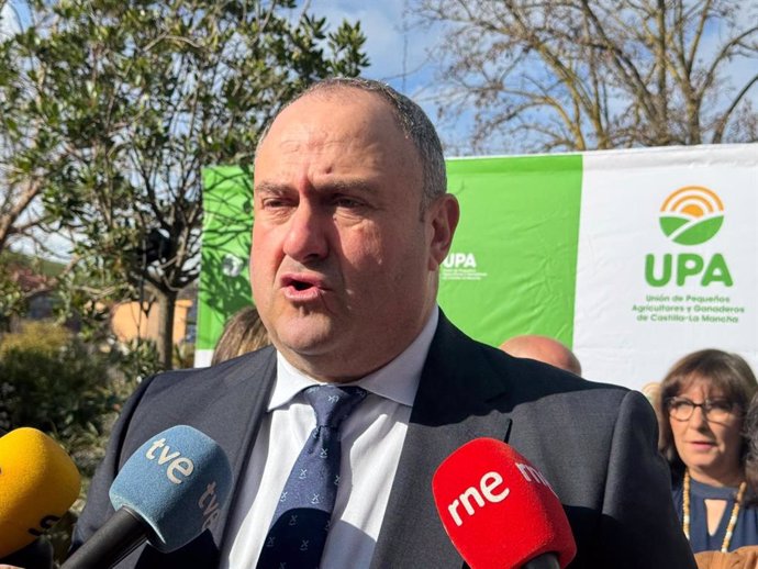 El consejero de Agricultura, Ganadería y Desarrollo Rural, Julián Martínez Lizán