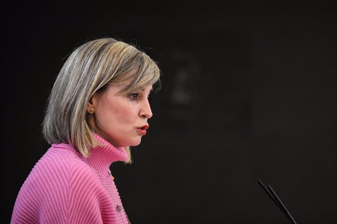 Archivo - La portavoz de Sumar en el Congreso, Verónica Martínez Barbero, ofrece una rueda de prensa, en el Congreso de los Diputados, a 16 de enero de 2025, en Madrid (España).