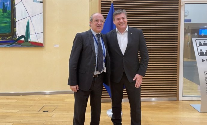 El cap del Servei Jurídic de la Comissió Europea, Daniel Calleja, i el president de Pimec, Antoni Cañete