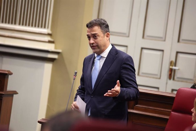 Archivo - El presidente del Grupo Popular en el Parlamento de Canarias, Juan Manuel García Casañas