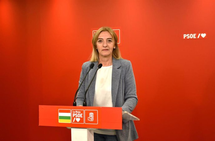 La diputada regional del PSOE, María Somalo, en comparecencia de prensa