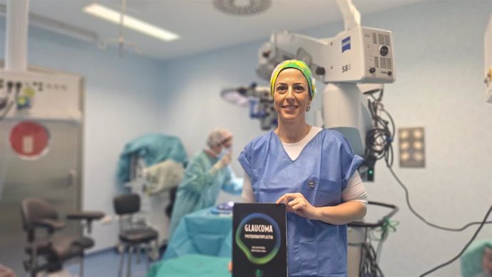 La especialista del Servicio de Oftalmología del Hospital Universitario Virgen Macarena, María Parrilla.