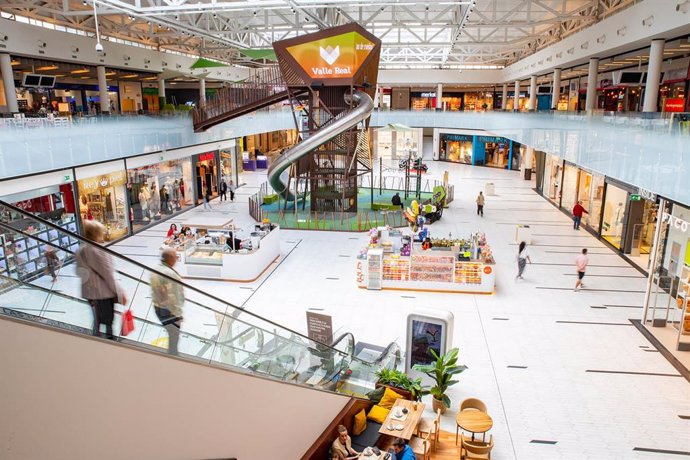 Archivo - Centro Comercial. 