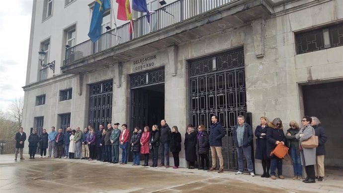 Minuto de silencio en recuerdo de las últimas mujeres asesinadas por la violencia machista.