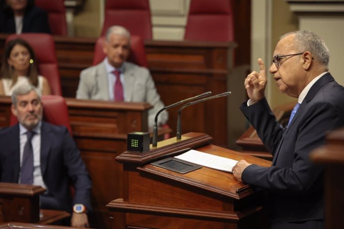 Archivo - El portavoz del Grupo Parlamentario de ASG, Casimiro Curbelo