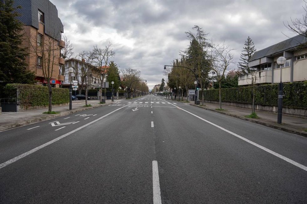 Eliminación de plazas de aparcamiento por la realización de un nuevo 'bidegorri' en Vitoria-Gasteiz