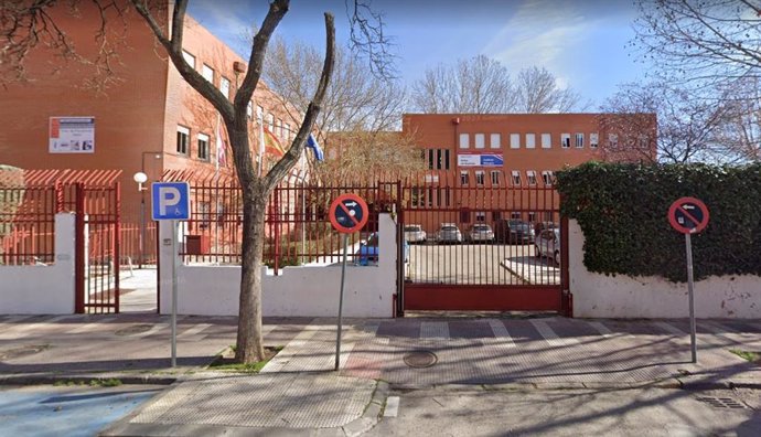 Herida una chica en una pelea entre varias menores a la salida de un instituto de Alcalá de Henares