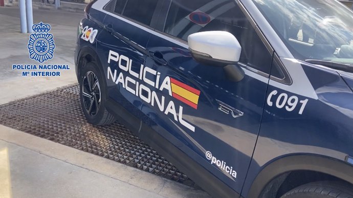 Archivo - Vehículo de la Policía Nacional