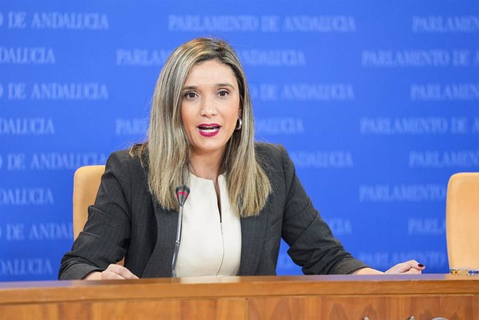 La portavoz del Grupo Parlamentario Socialista, María Márquez, este miércoles en rueda de prensa. 