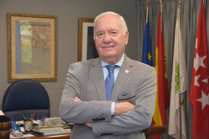 Archivo - Arquivo - O Conselho Geral de Enfermeiros pede que o governo e o Dgt proíbam o fumo nos carros