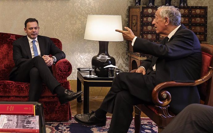 Archivo - Luís Montenegro y Marcelo Rebelo de Sousa.
