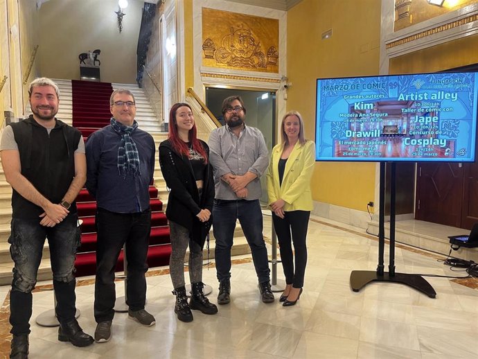 Presentación del IV ciclo Marzo de Cómic, en la sede de Caja Rural de Aragón.