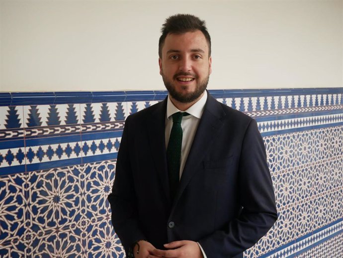 Archivo - NNGG RM culpa a Sánchez de que España "sea líder del paro juvenil en Europa"