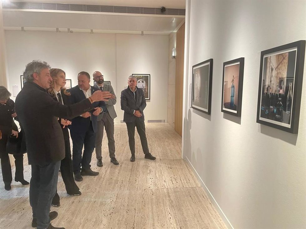 La viceconsejera de Acción Cultural en la inauguración de la exposición 'Ciertos deslumbramientos' este miércoles en el Museo de León.