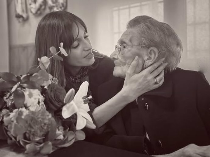 Sara Carbonero y su abuela Maxi, en una imagen compartida en sus redes este fin de semana