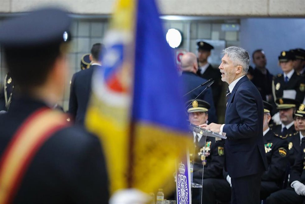 El ministro del Interior, Fernando Grande-Marlaska, durante la entrega de títulos a la XXXVI promoción de la Escala Ejecutiva de la Policía Nacional, en la Escuela Nacional de Policía, en Ávila