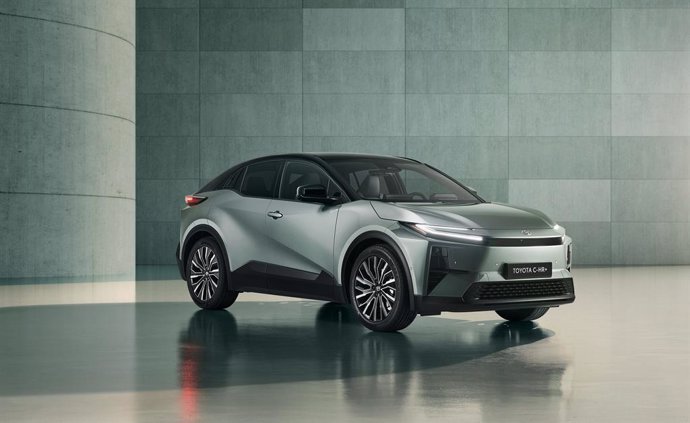 Toyota presenta el nuevo C-HR+ eléctrico con autonomía de hasta 600km y disponible a finales de 2025.