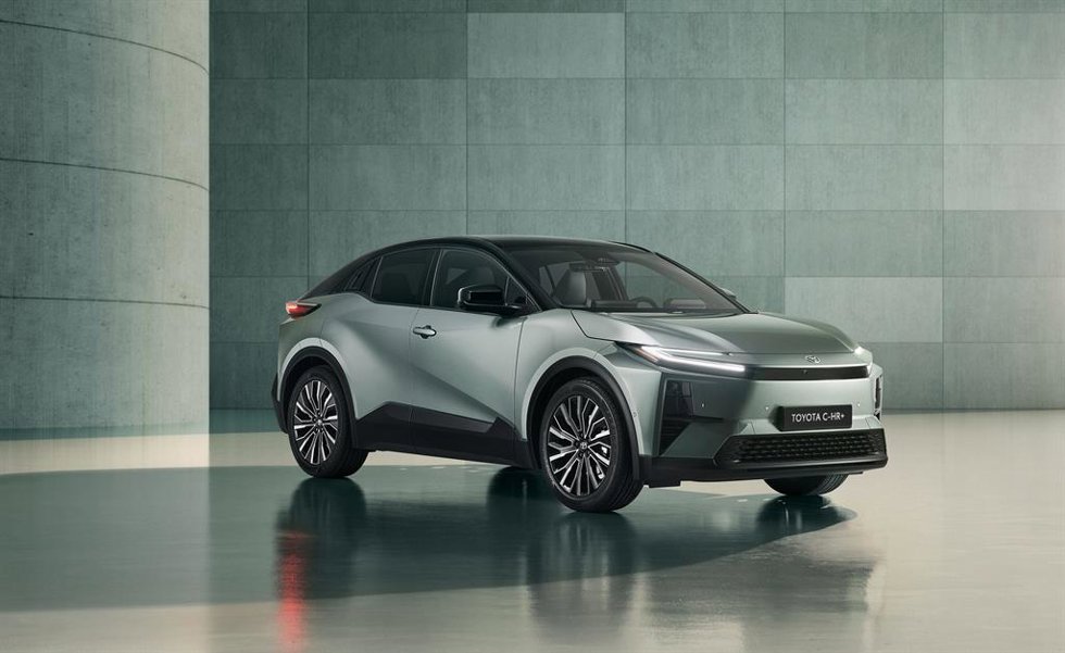 Toyota presenta el nuevo C-HR+ eléctrico con autonomía de hasta 600km y disponible a finales de 2025.