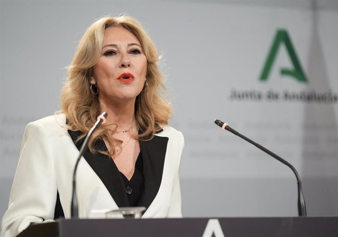 La consejera de Economía y portavoz del Gobierno, Carolina España, este miércoles en la rueda de prensa posterior a la reunión del Consejo de Gobierno. 