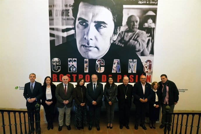 La responsable de Artes Plásticas de Fundación Unicaja, Emilia Garrido; el presidente de la Agrupación de Cofradías, José Carlos Garín; la delegada del Gobierno andaluz, Patricia Navarro; y el obispo de Málaga, Jesús Catalá, entre otros asistentes.