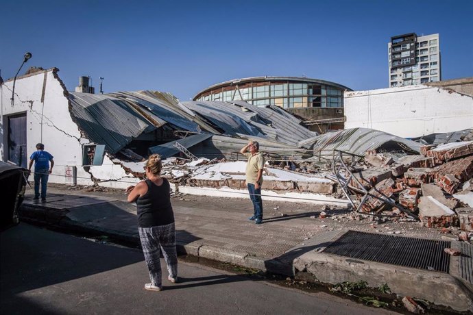 Archivo - Instalación destruida por una tormenta en la ciudad de Bahía Blanca, Buenos Aires