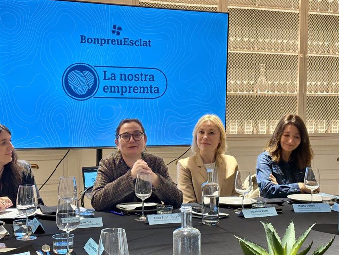 Presentación de la campaña de becas comedor de Bon Preu.