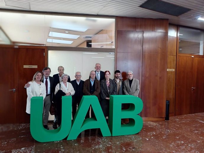 Esther Zapater, Enric Marín, Antoni Serra Ramoneda, Pilar Benejam, Borja de Riquer, José Luis Martín Ramos, Javier Lafuente, Margarita Arboix, Jordi Sancho y Paco Morente tras el acto