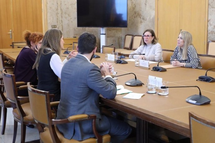 Encuentro en Madrid entre la ministra para la Transición Ecológica, Sara Aagesen, y la presidenta de la Junta de Extremadura, María Guardiola
