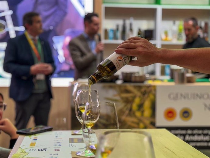 La Denominación de Origen Protegida (DOP) Estepa participa en la World Olive Oil Exhibition (WOOE) 2025 en Madrid.