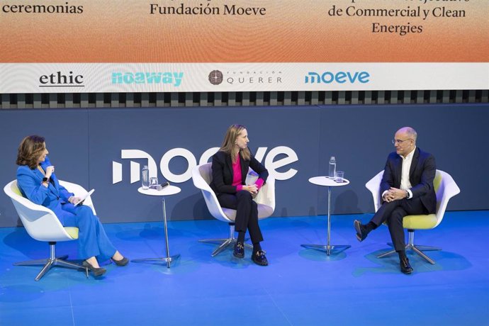 Cierre de Bettina Karsch, directora de Recursos Humanos de Moeve y Carlos Barrasa, director de Commercial&Clean Energies de Moeve