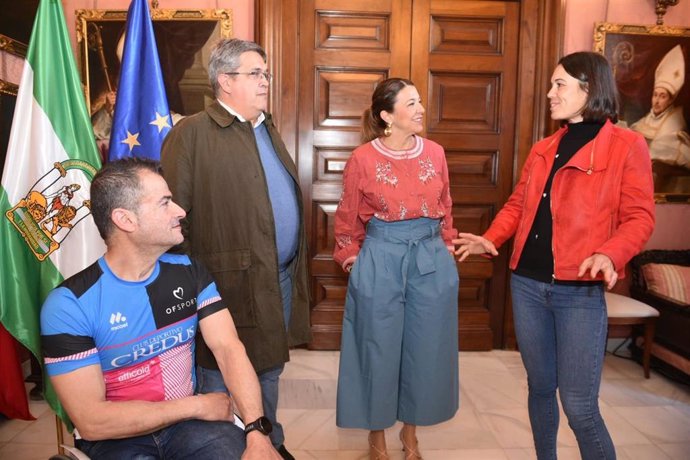 El Ayuntamiento acoge la presentación del XII Duatlón de Sevilla