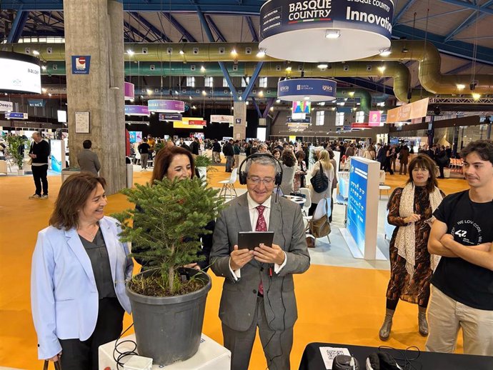El presidente de la Diputación de Málaga, Francisco Salado, pone en valor los proyectos para afrontar retos sociales y medioambientales con tecnología e innovación.
