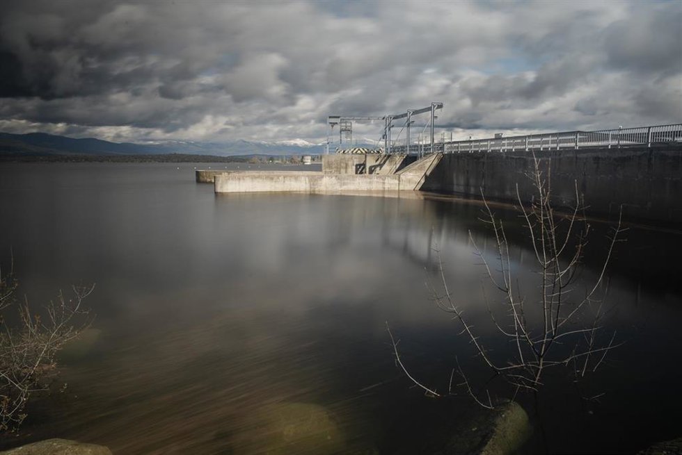 Vista del embalse de Valmayor, a 12 de marzo de 2025, en Valdemorillo, Madrid (España).