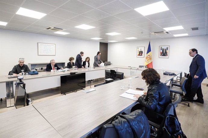 Un instante de la reunión del pacto de Estado para el acuerdo de asociación