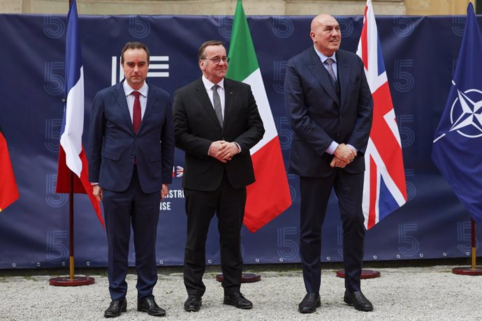 12 March 2025, France, Paris: (L-R) French Defense Minister Sebastien Lecornu, German Defense Minister Boris Pistorius and Italian Defense Minister Guido Crosetto arrive to a five-way meeting of European defense ministers on Ukraine at the Val de Grace in