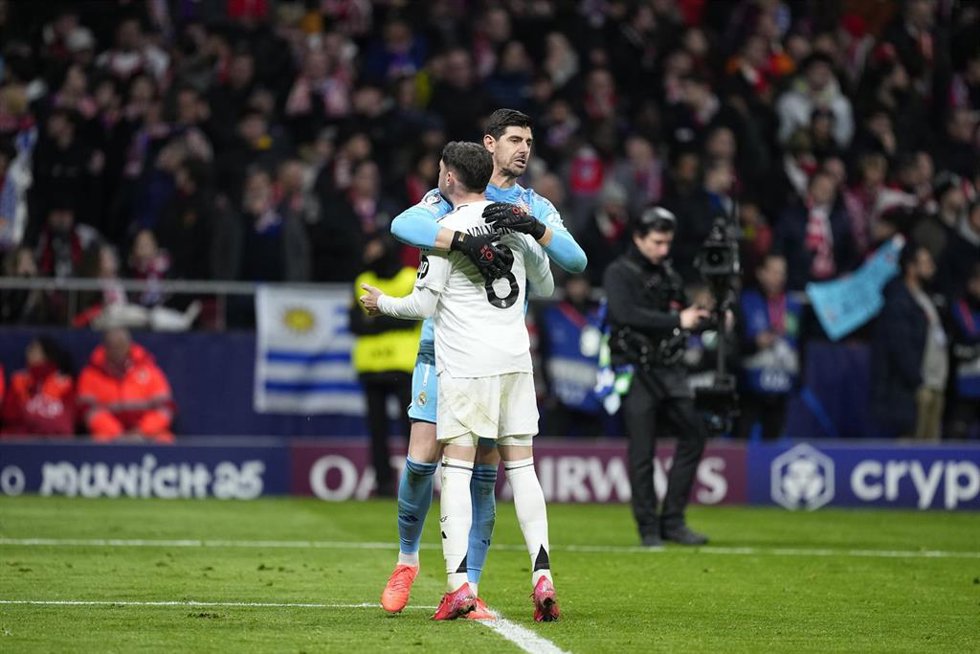 Federico Valverde y Thibaut Courtois