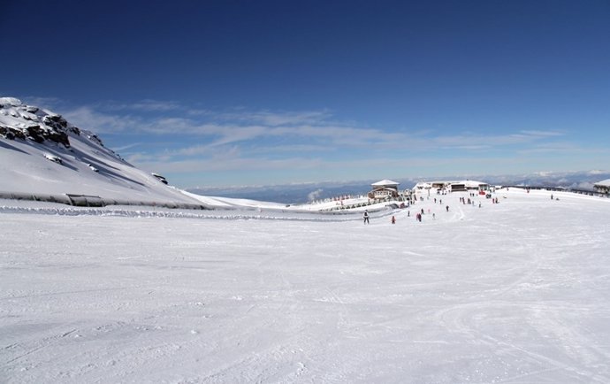 Archivo - La estación de esquí de Sierra Nevada, en imagen de archivo