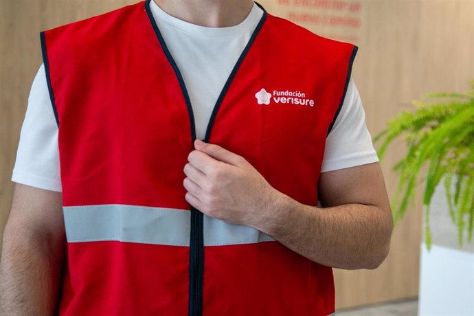 Archivo - Voluntario de la Fundación Verisure