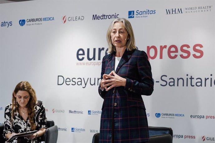 La consejera de Salud y Consumo de la Junta de Andalucía, Rocío Hernández Soto, protagoniza un desayuno Sociosanitario, en el Hotel Eurostars Tower, a 13 de marzo de 2025, en Madrid (España).