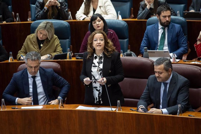 La consejera de Sanidad, Fátima Matute, durante el COVID, durante un pleno en la Asamblea de Madrid, a 13 de marzo de 2025, en Madrid (España).