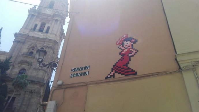 Archivo - El mosaico de la 'Gitana' del artista Invader colocado en 2017 en el Palacio Episcopal de Málaga y que fue retirado.