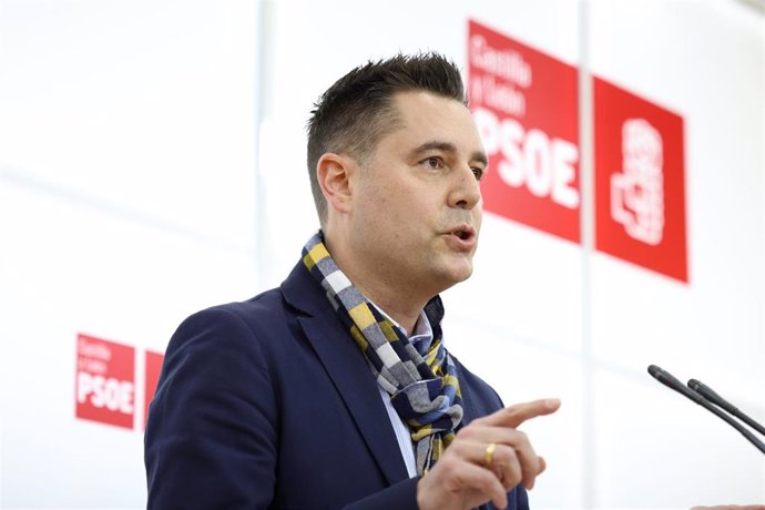 De la Rosa en un momento de la rueda de prensa ofrecida este jueves en la sede del PSOE de Valladolid