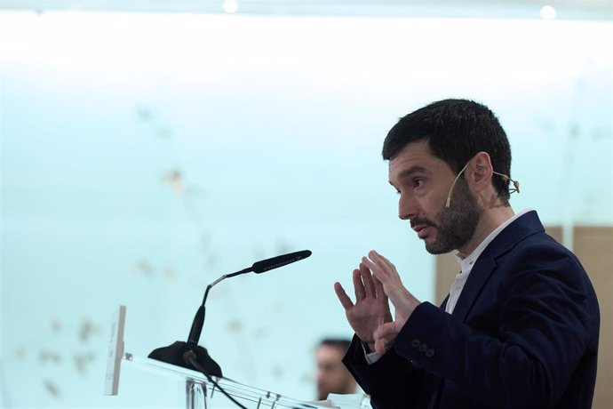 Archivo - El ministro de Derechos Sociales y Agenda 2030, Pablo Bustinduy.