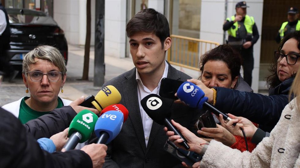 El portavoz del PSPV en el Ayuntamiento, Borja sanjuan, y de Compromís, Papi Robles
