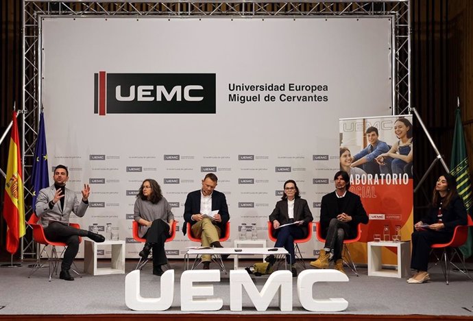 UEMC inaugura su IV Mes del Laboratorio Social con una conferencia sobre diálogo y vulnerabilidad en entornos polarizado.