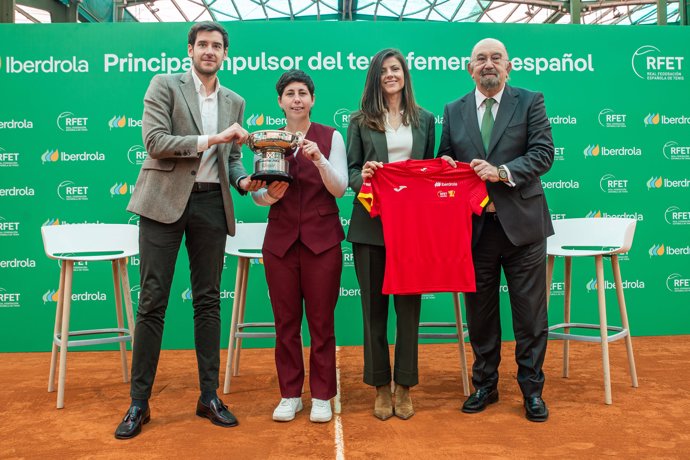 De izda dcha: Fernando Molinero, Carla Suárez, Laura Gil y Miguel Díaz Román