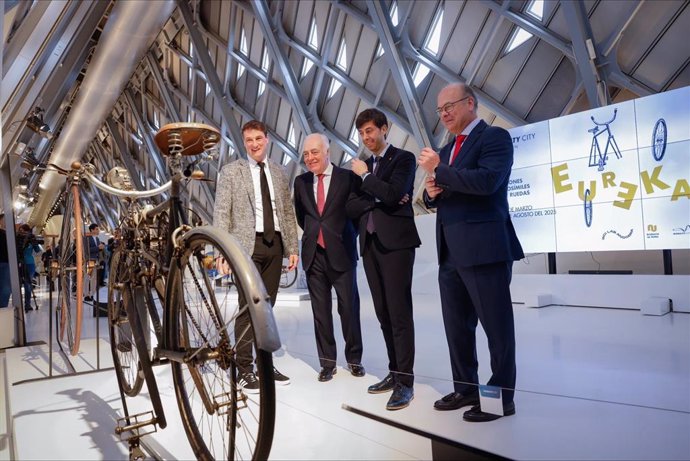 Eduard Tarrés, José Luis Rodrigo, Sergi González Y Jaime Armengol, En La Inauguración De La Nueva Exposición De Mobility City.