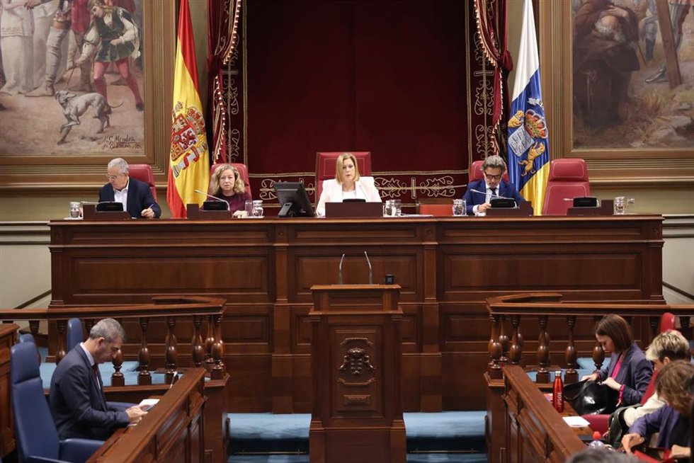 La presidenta del Parlamento de Canarias, Astrid Pérez, preside el 'Debate sobre el Estado de la Nacionalidad Canaria'