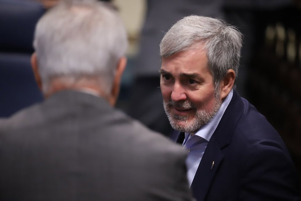 Archivo - El presidente de Canarias, Fernando Clavijo, en un Pleno del Parlamento